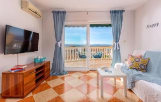 Amazing Apartment In Crikvenica - Crikvenica - 2