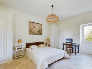 Mas rénové à Mouriès avec piscine, 6 chambres, terrasses et pool houses, en pleine nature provençale. - FR-1-599-90 - Mouriès - 4