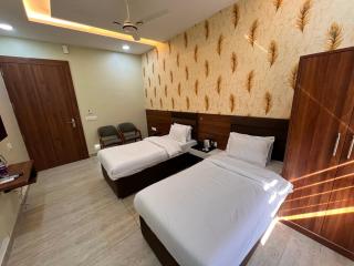Kesari Guest House - Sālāsar - 5
