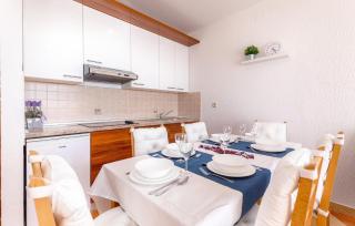 Stunning Apartment In Crikvenica - Crikvenica - 6