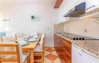 2 Bedroom Nice Apartment In Crikvenica - Crikvenica - 6