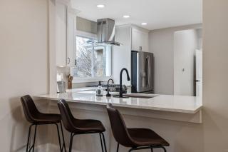 Tranquil Mountain Escape Luxurious 5-Bedroom Farmhouse with Pool - Maryville - 2