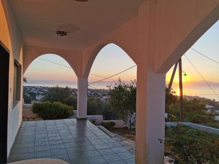 House Anatoli, big veranda with view, 11 km to airport - Artemida - 0