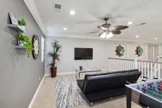 5BR 3BA Home - King Beds - Fast Wifi home - 5