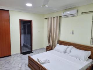 B's Classic and Cozy Apartments - Cape Coast - 8