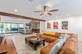 Tequila Time Retreat - 5BR Near Golf with Pool & Spa - Phoenix - 4