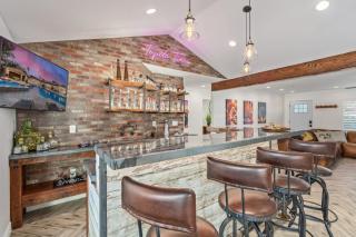 Tequila Time Retreat - 5BR Near Golf with Pool & Spa - Phoenix - 2