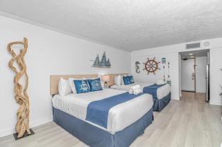 Direct Oceanfront Suite - Ocean Reef 803 - Sleeps 4! - 2