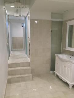 99 The Gallery Hotel - 2