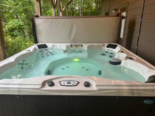 Nantahala Nook, cabin w/hot tub,game room, & wifi - Bryson City - 5