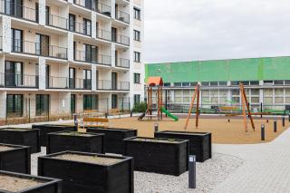Sunny Haven: Modern 2BR,Garage, WiFi,Stream - Bratislava - 5
