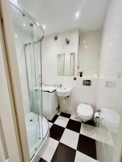 WORKATION, CENTRE, 4-5 Persons 3-4 nights best offer, Nature Park Metro 1min , 15 min Palac Kultury, Balcony, Quiet, Easy parking chroniony - Varsovie - 3