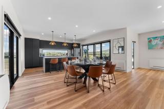1B Alpine View Retreat - 4BR Luxurious Escape l Mountain Views l Fast WiFi - Jindabyne - 9
