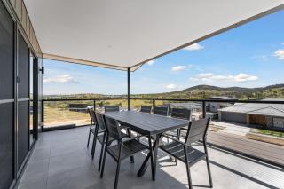 1B Alpine View Retreat - 4BR Luxurious Escape l Mountain Views l Fast WiFi - Jindabyne - 3