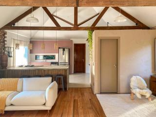 A Magnífica Casa Velha nos Caminhos de Pedra - 0