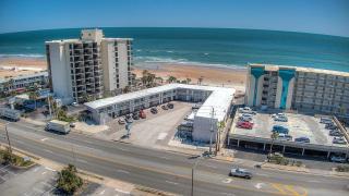 Beach House Inn - Beach Access Open - 8