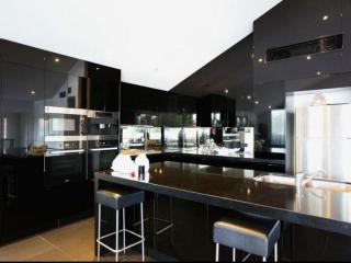 Modern spacious 3 bedroom penthouse in Enmore - Sydney - 2