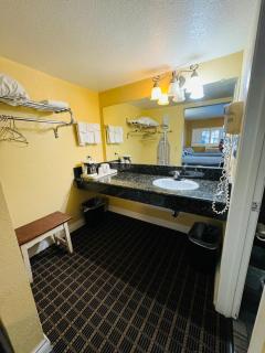 Mount Whitney Motel - 4