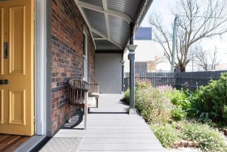 Gorgeous on Gleadow: The Twin - Invermay - 4