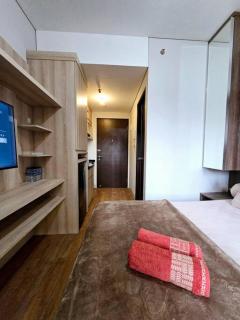 Apt Transpark Bintaro Studio w/ Pool - Peladen - 2