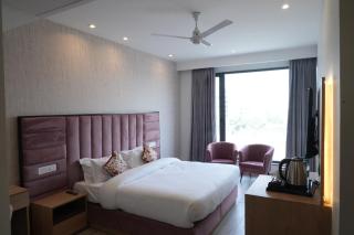 ACR Luxury Hotel - 7