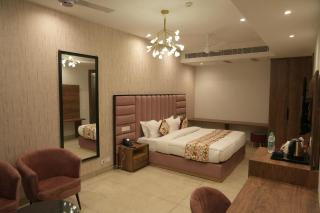 ACR Luxury Hotel - 2