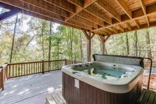 Deluxe Cabin For Groups Near Helen w Hot Tub - Cornelia - 7