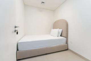 FAM Living - Modern 3 Beds+Maidroom Home in Downtown Burj view - Dubai - 1