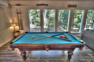 Brand New Modern Luxury Couples Fit for Royalty - Cleveland - 5