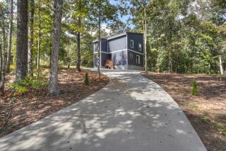 Brand New Modern Luxury Couples Fit for Royalty - 4