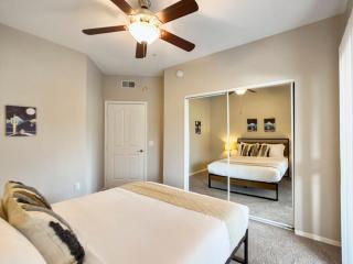 Kierland Commons CozySuites with heated pool, gym! - Scottsdale - 4