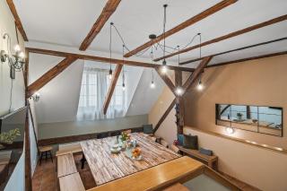 Charles Bridge Historical APTs by Michal&Friends - Praga - 1
