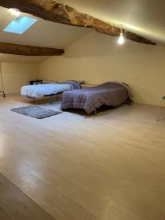 chambre simple proche aéroport - 8