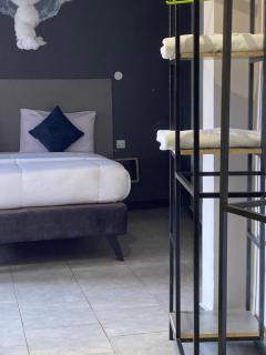 Ashleys Hotel - 2