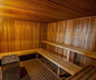 BnB Hyperion - Top-Floor Condo w Balcony & Pool - Sugar Mountain - 6