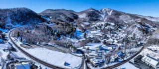 BnB Hyperion - Top-Floor Condo w Balcony & Pool - Sugar Mountain - 2