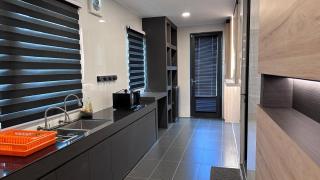 Grand'e De Villa Homestay - Lumut - 4