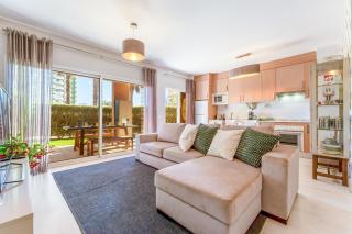 Serene Ocean 1 BDR Apartment With Patio by LovelyStay - Portimão - 8