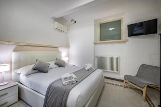 YID Agnolo three bedroom apartment in Florence - 2