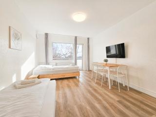 RAJ Living - Monteurwohnung - 2 Schlafzimmer - Küche - Balkon - Waschmaschine - 25 Min zur Messe DUS - Heiligenhaus - 0