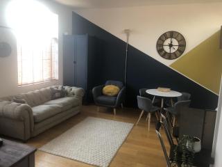 Toothbrush Apartments - Central Ipswich - Lloyds Avenue - 7