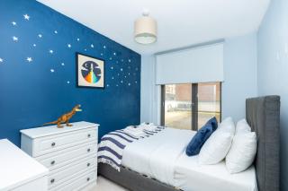 Modern 2BR wPatio & free parking, Canning Town - Londra - 7