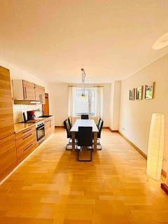 Zentrale Wohnung, Komplette Ausgestattet-Neue Möbel - Bochum - 4