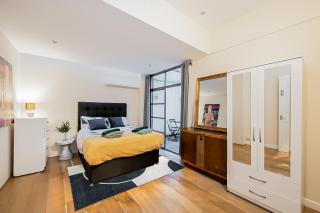 Pollen Street, Three-bedroom Flat - Londra - 3