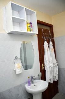 Chic Haven with Scenic View - Nakuru - 3