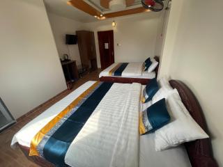 Trung Hiếu Hotel - bên cạnh Miếu Bà Chúa Xứ - 9