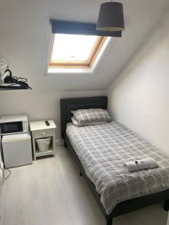 Circle Guest House Bed Only - Southampton - 8