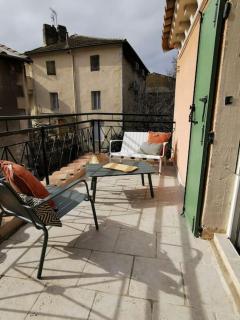Soleil poudré appartement 1 chambre, pièce de vie climatisée, parking, terrasse - Villeneuve-lès-Avignon - 0