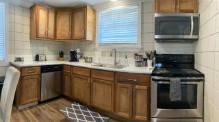 Comfortable Cottage on the Blue Mile - Close to GSU! - Statesboro - 4