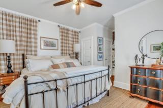 Southern Belle on Oglethorpe Square - Savannah - 4